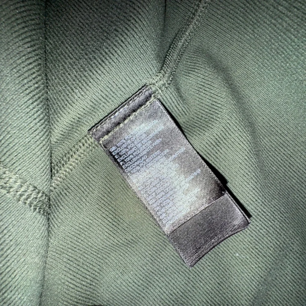 The North Face Men's XL Versitas 1/4-Zip Pullover Utility Green Performance Tech